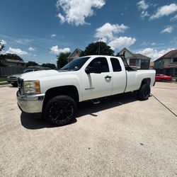 2011 Chevrolet Silverado 2500HD Extended Cab Pickup