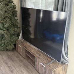 TV Stand – Fits Screens Up to 70