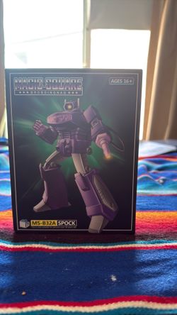 Magic Square MS-B32A Spock Action Figure Purple/Gray w/ Gun & Trading Card 16+