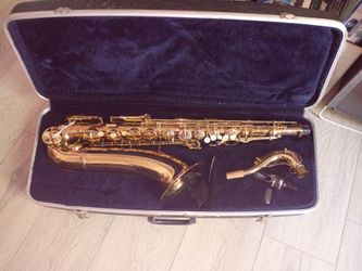 Student tenor sax