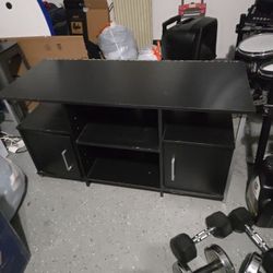TV Stand FREE  20Wx48Lx25H