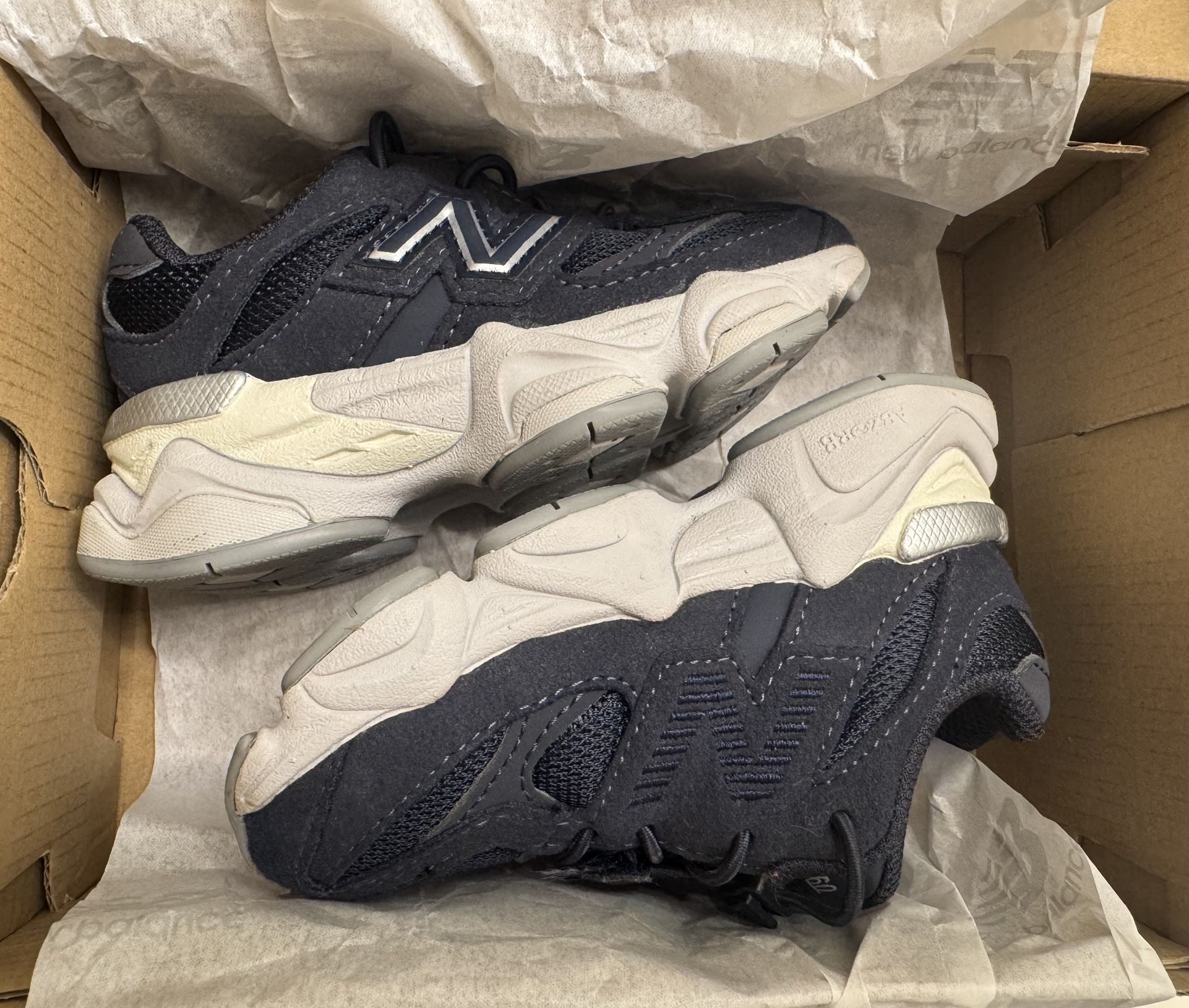 New Balance (9060) Toddler (7c) Excellent Condition