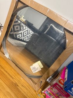 Round Wall Mirror with Square Frame