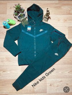 Boys & girls  #NikeTech