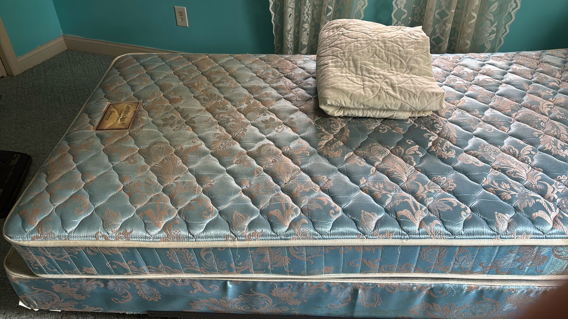 Like New Twin Mattress Springs And Frame