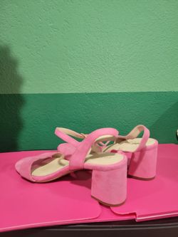 Brand New Cole Haan Low Blocked Sandals
