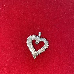 Diamond Cluster Heart Pendant 