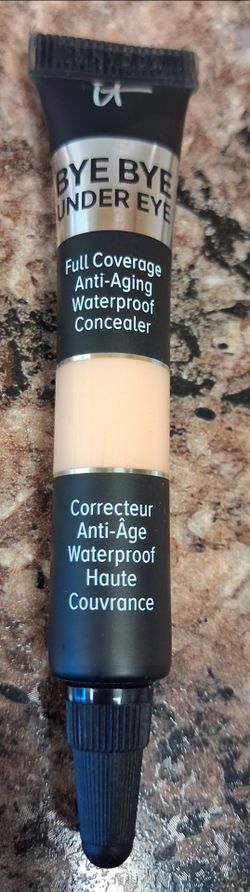 It Bye Bye Under Eye Full Coverage Waterproof Concealer
