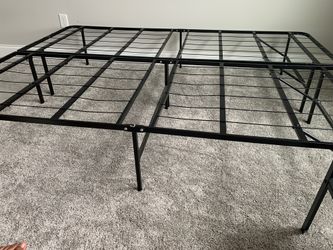 Foldable queen bed frame