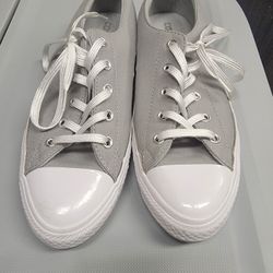 Women Converse Size 8 