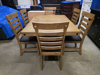 Light Brown Rustic / Black Leather Dining Room Table Set