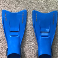 Fins (scuba, diving, body surfing, boogie boarding)