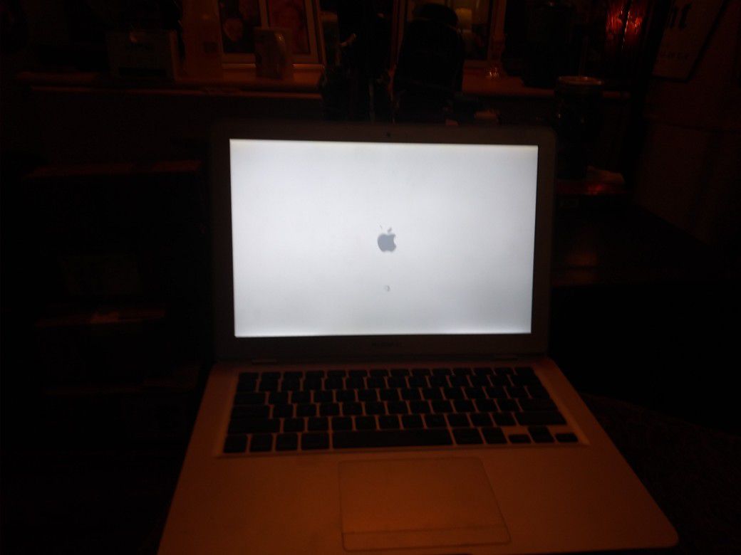 Brand new macbook air with differnt things that u cam use with it