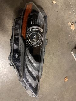 18-21 Mustang right Headlight