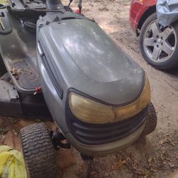 LT 2000 Craftsman Riding Mower