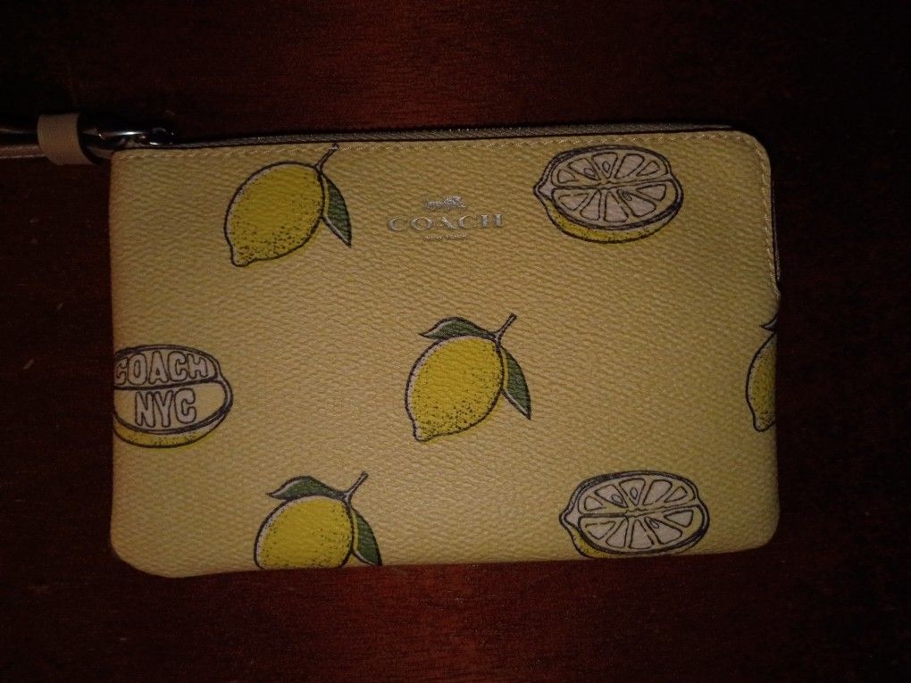 Wristlet