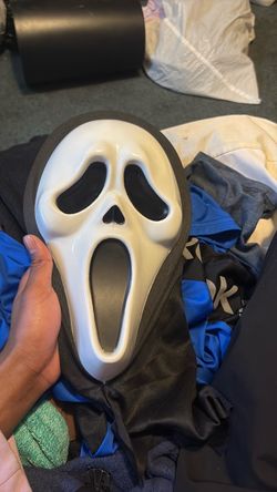 Scream mask