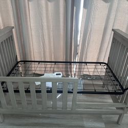 Soho Baby Hampton Toddler Guardrail, Side Rails And Mattress Holder Only