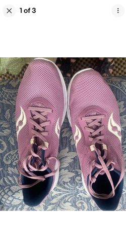 Women's sneakers size 10