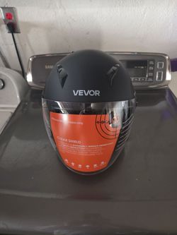 Motorcycle helmet