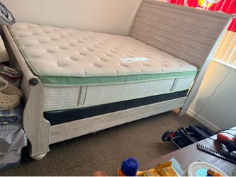 Queen bed set