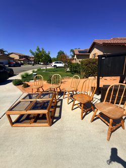 5 wood chairs and table