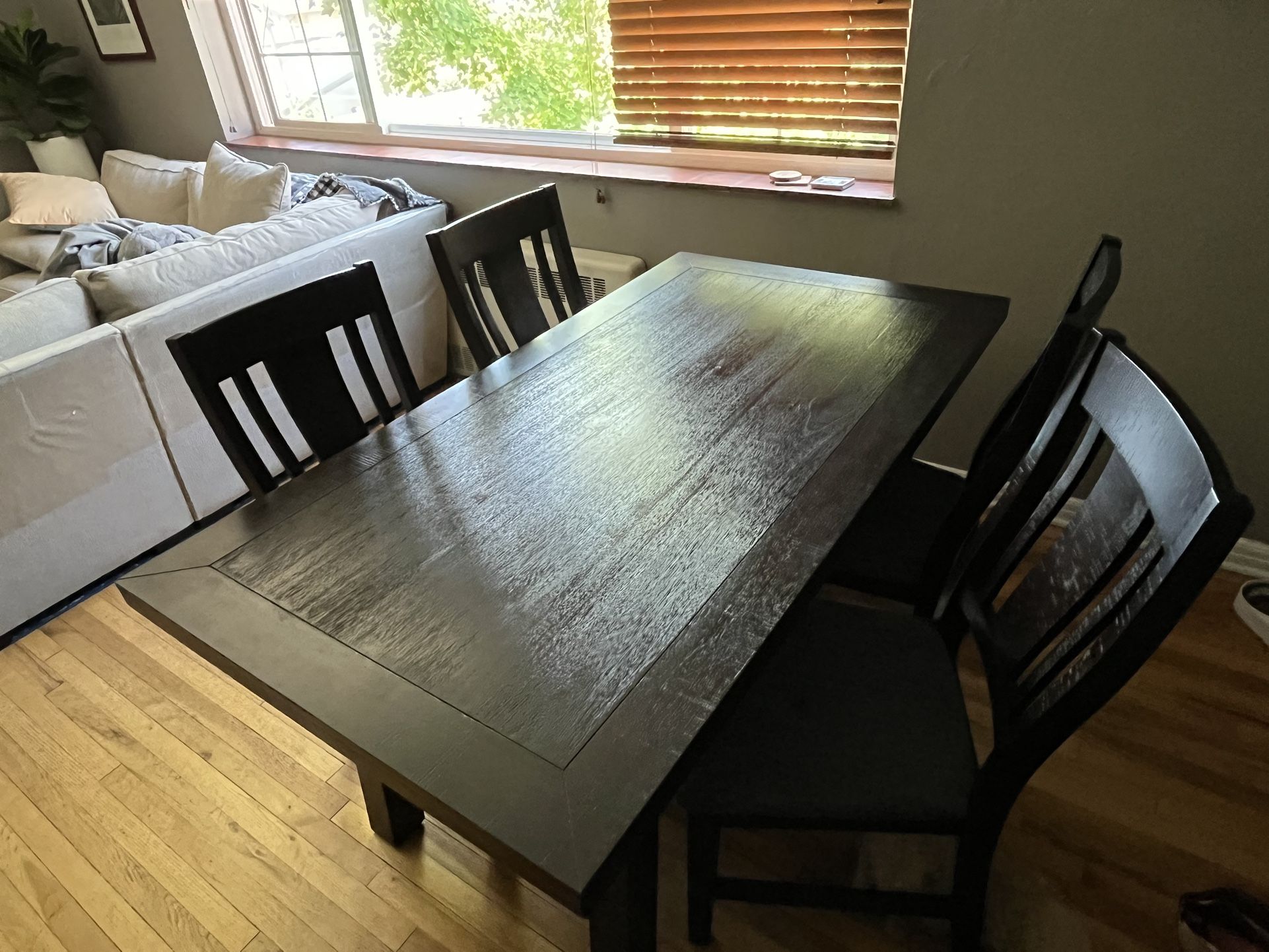 Dining Table Set