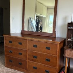 Dresser with Six Drawer Storage & Detachable Mirror