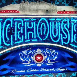 ICEHOUSE NEON BEER SIGN