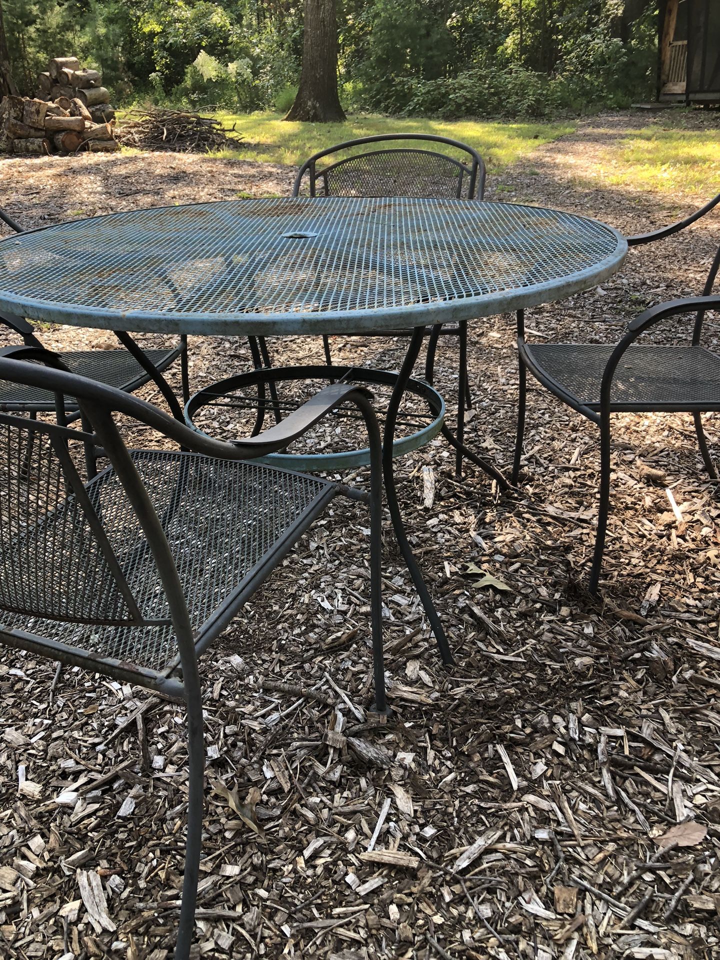 MAKE AN OFFER! Wrought Iron Patio Set - 5.5’ Table & 4 Chairs - Just Needs A New Coat Of Spray Paint!