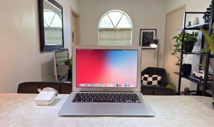 2015 MacBook Air 13inch - MacOS Sequoia