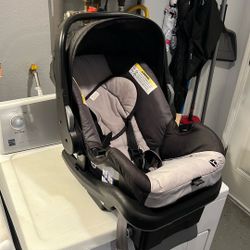 Baby Trend Double Stroller/car Seat/ Base 