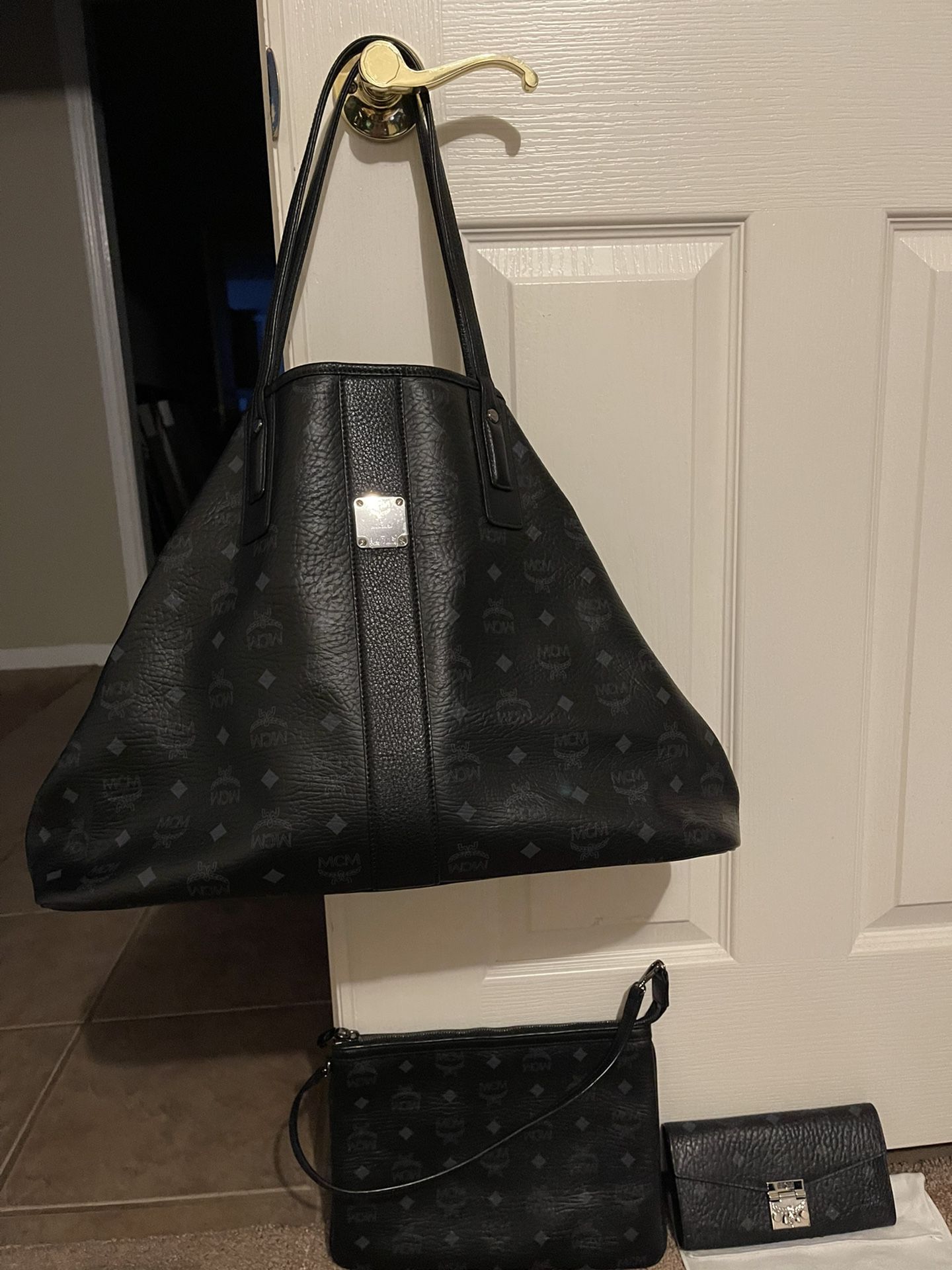 Authentic MCM Handbag With Pouch And Wallet On A Chain for Sale in  Pearland, TX - OfferUp
