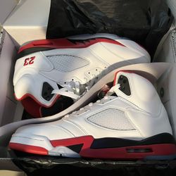 Jordan 5 Retro “Fire Red” 