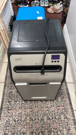 Staples Paper Shredder
