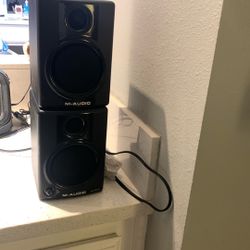 Speakers M Audio AV30