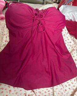 NEW Large Raspberry 2 Pzs Swimwear  SALE  $12 🍀