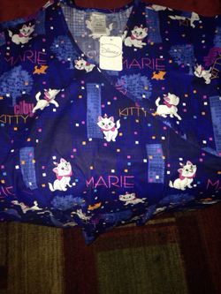 XL scrubs top