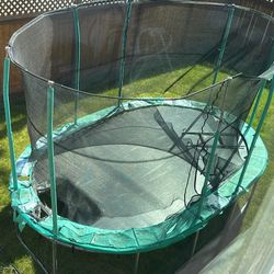 Free Broken Oval Trampoline 