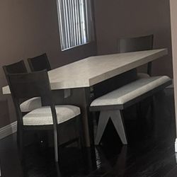 Dining Room Table 