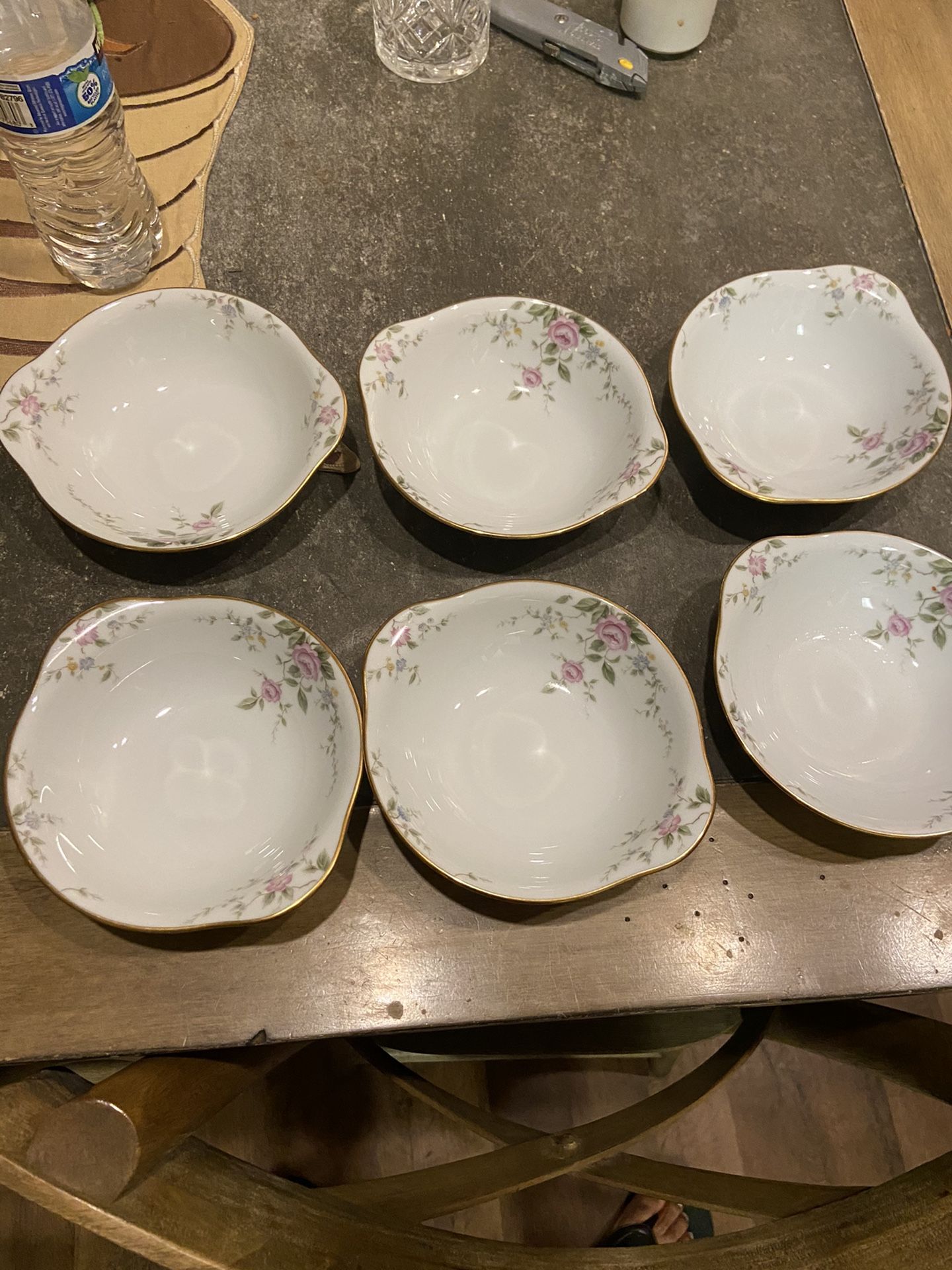 6 Noritake soup bowls with gravy bowl