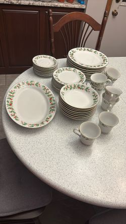 Christmas Festive Dinnerware