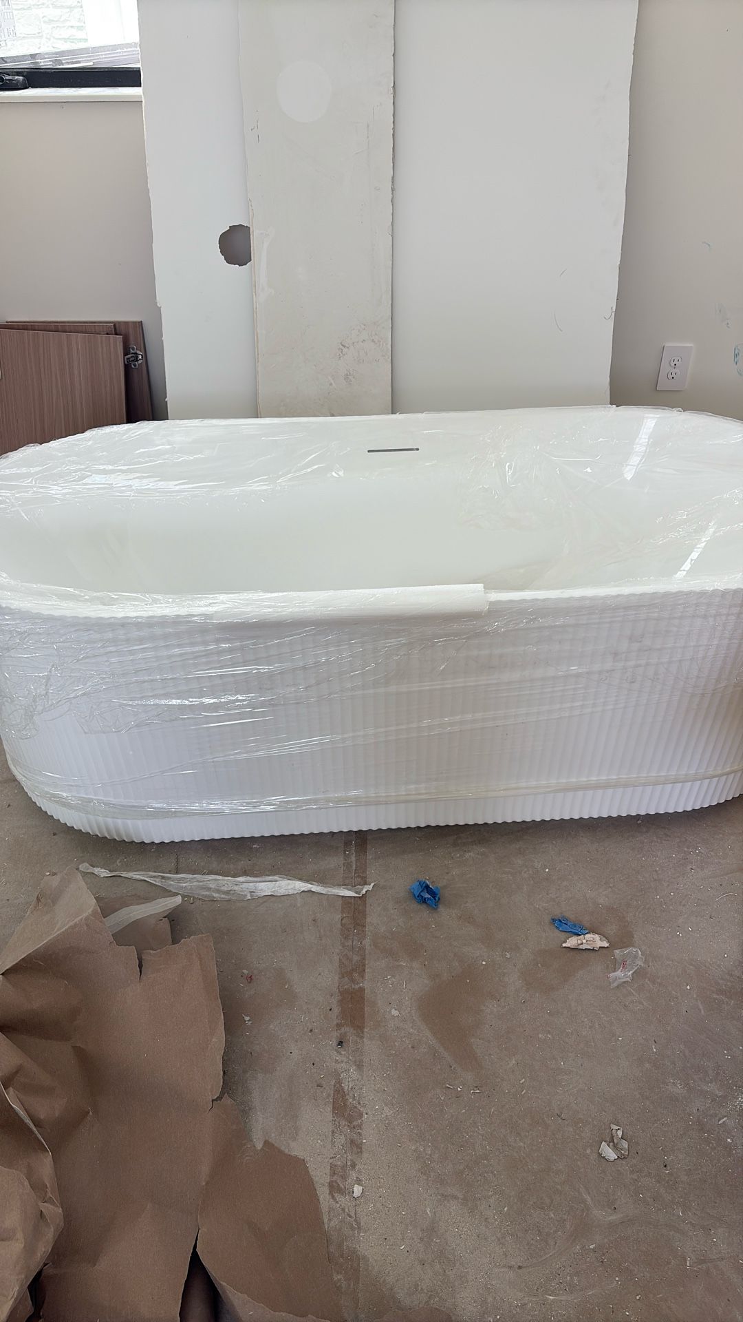 71 Inch Fluted Tub