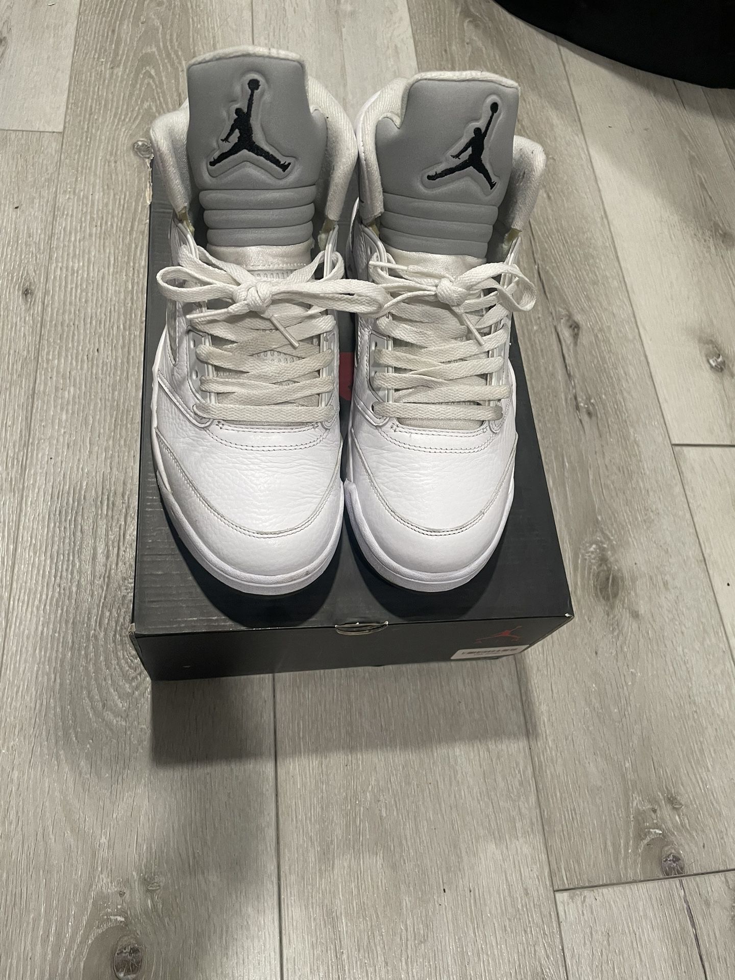 Jordan 5 White Metallic Size 9.5
