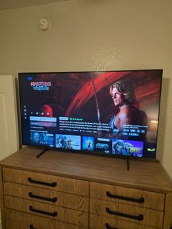 55" Samsung Smart TV w/Remote