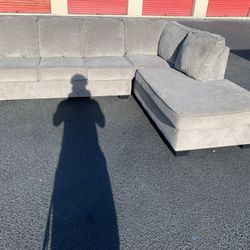 Comfy Nice Sectional Couch 🔥🔥