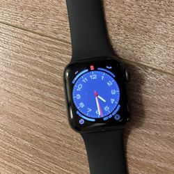 Apple Watch SE 40mm Midnight Aluminum w/ Sports Band