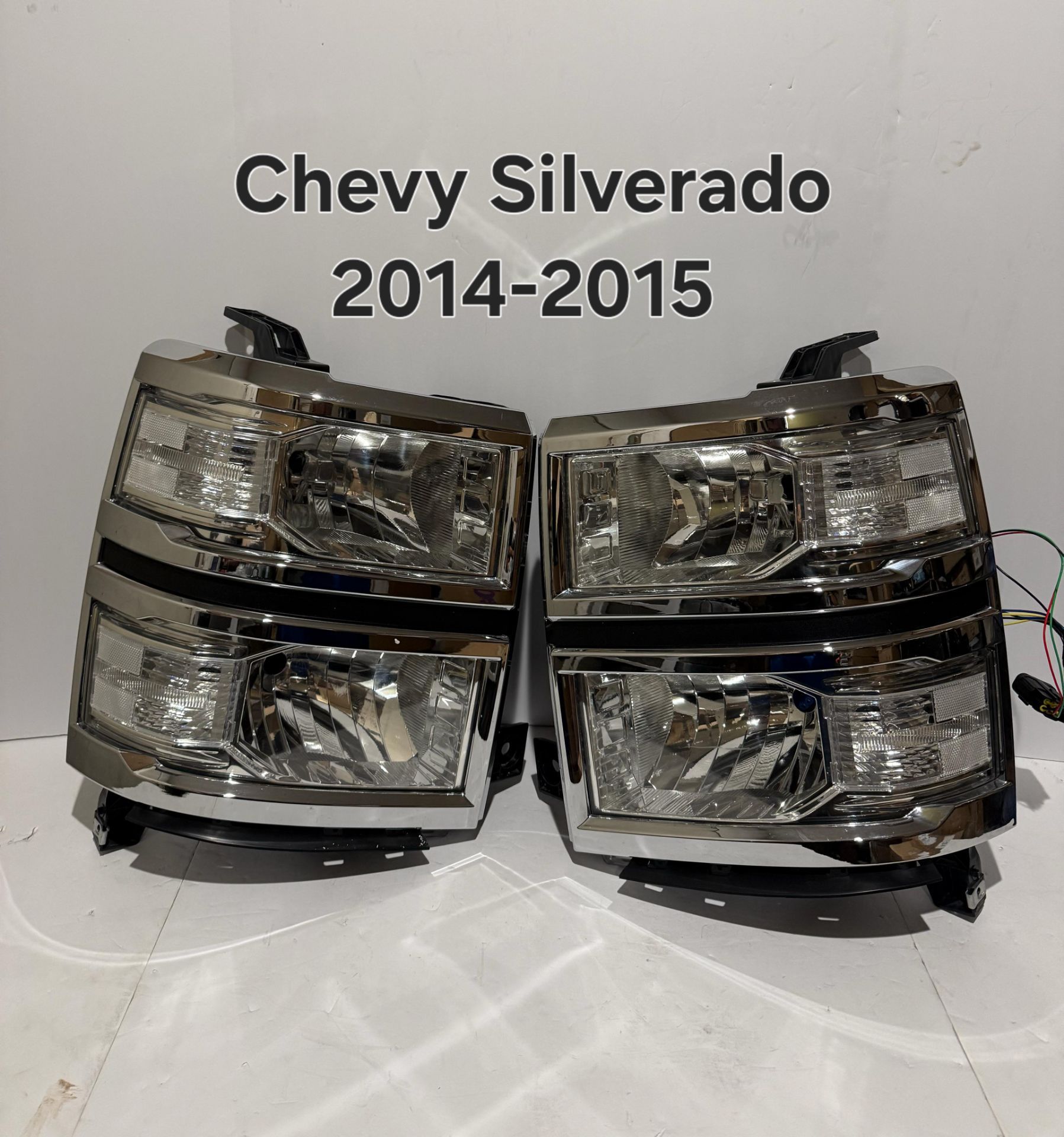 Chevy Silverado 2014-2015 Headlights