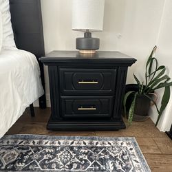 2 black nightstands