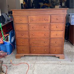 Dresser 